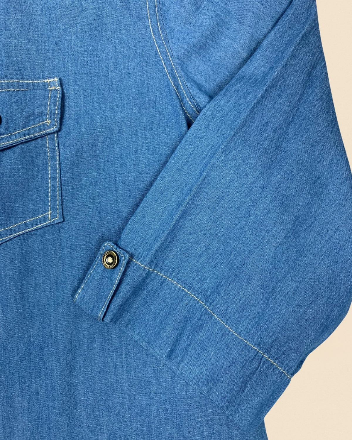 Camisa Larga de Mezclilla – Estilo Clásico y Cómodo